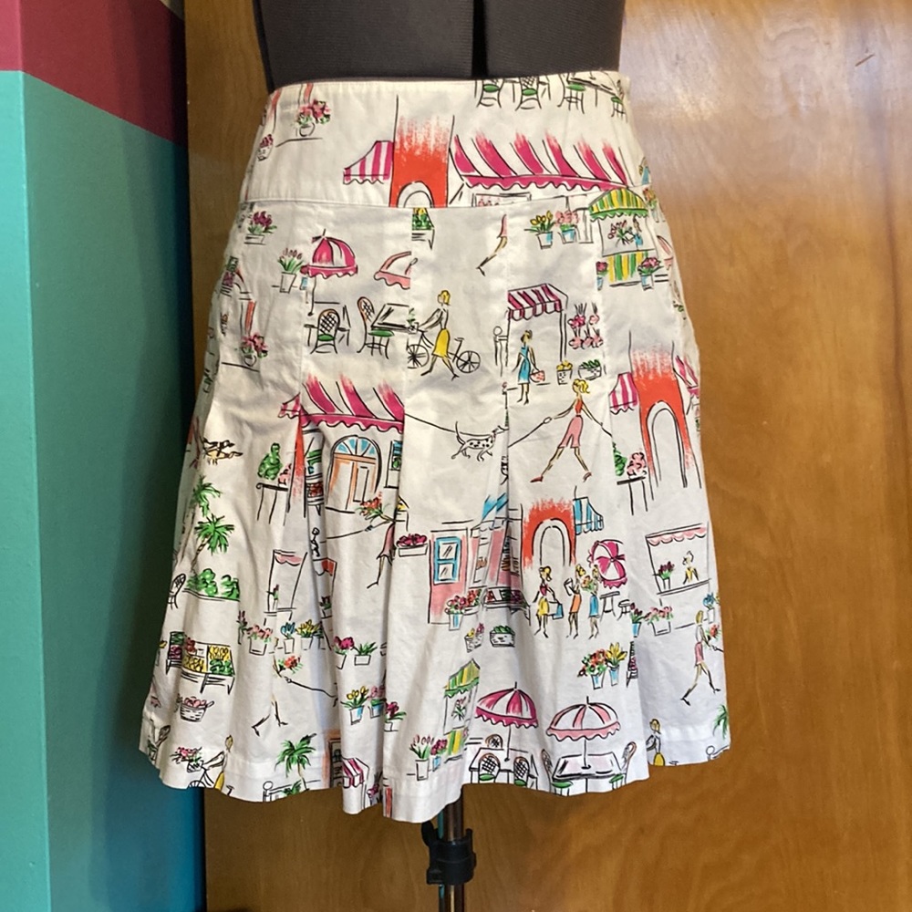 Randi M. Petites pleated skirt AOP illustrated pattern